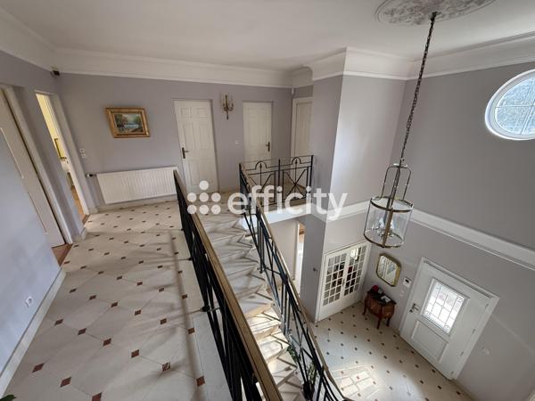 Maison 9 pièces - 225 m²