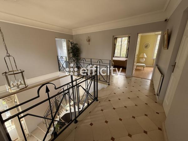 Maison 9 pièces - 225 m²