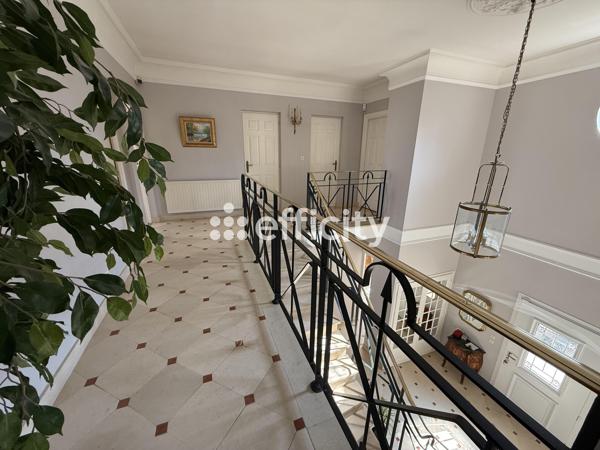 Maison 9 pièces - 225 m²