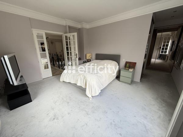 Maison 9 pièces - 225 m²