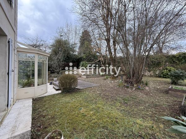 Maison 9 pièces - 225 m²