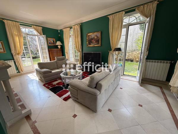 Maison 9 pièces - 225 m²