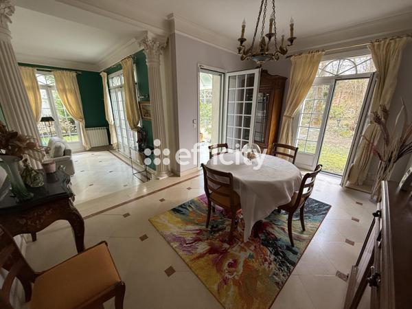 Maison 9 pièces - 225 m²