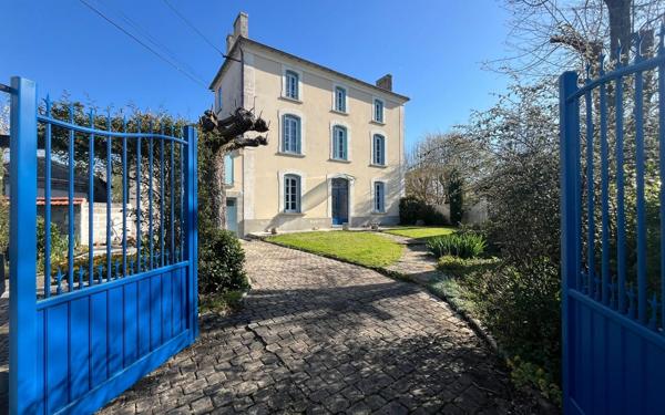 Maison à vendre    7 pièces •  Ruelle-sur-Touvre