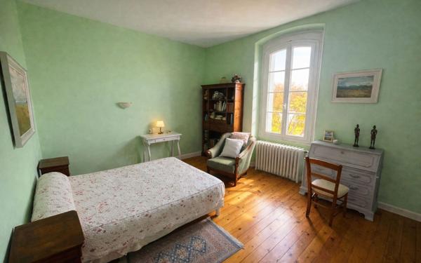 Maison à vendre    7 pièces •  Ruelle-sur-Touvre