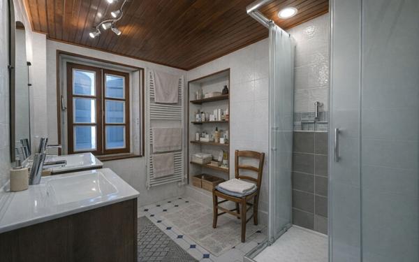 Maison à vendre    7 pièces •  Ruelle-sur-Touvre