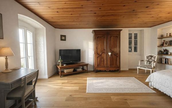 Maison à vendre    7 pièces •  Ruelle-sur-Touvre