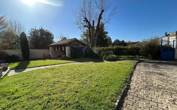 Maison à vendre    7 pièces •  Ruelle-sur-Touvre