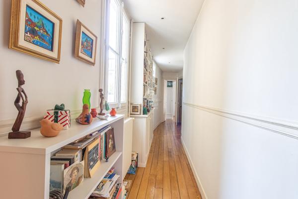 PARIS XVIII - MONTMARTRE - RUE HEGESIPPE MOREAU - EXCLUSIVITE - VIAGER OCCUPE. 315 000 € **  - Référence  6842-VC