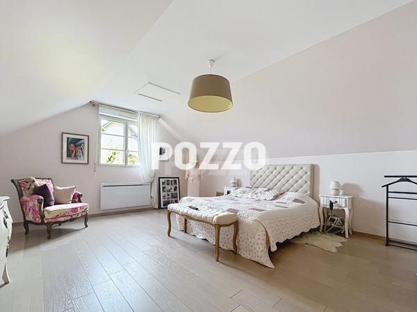 Un havre de paix en bois ! A Vendre Belle Maison en Bois . HONFLEUR
