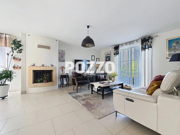 Un havre de paix en bois ! A Vendre Belle Maison en Bois . HONFLEUR