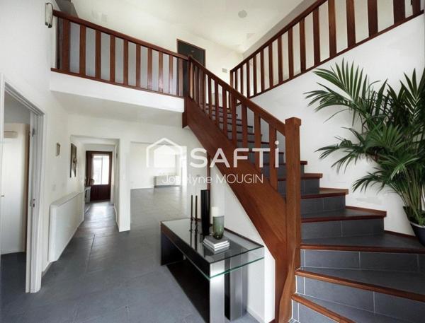 Pont de Metz, pavillon de 4 chambres, garage double, jardin clos.