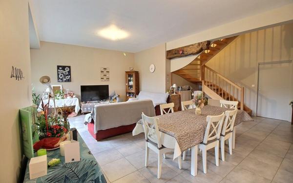 Appartement à vendre    5 pièces • 150 m2 Ensisheim