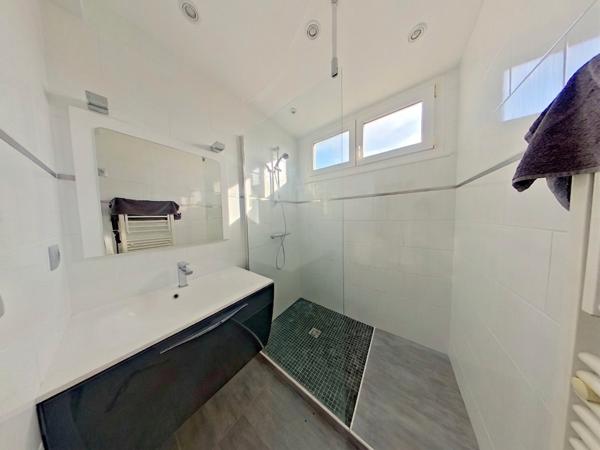 APPARTEMENT T4 A VENDRE BREST RIVE GAUCHE - DERNIER ETAGE ASCENSEUR PARKING