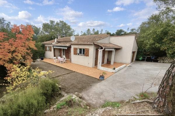 Les Esterets du Lac, Montauroux: maison de 106m2 + annexe et garage