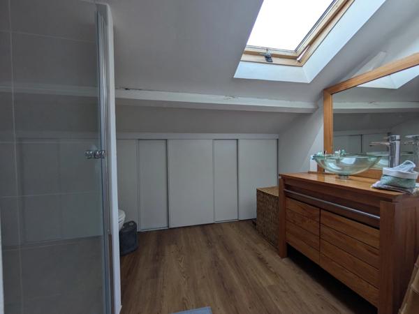 Maison familiale avec jardin et dépendances