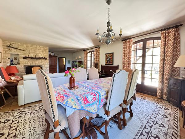 A VENDRE MAISON DE TYPE 5 DANS UN ENVIRONNEMENT DE QUALITE