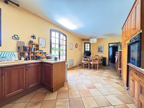 A VENDRE MAISON DE TYPE 5 DANS UN ENVIRONNEMENT DE QUALITE