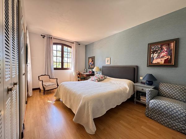 A VENDRE MAISON DE TYPE 5 DANS UN ENVIRONNEMENT DE QUALITE