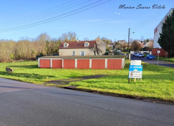 A Vendre ensemble de garages sur terrain constructible situé dans la jolie ville de PROVINS (77)