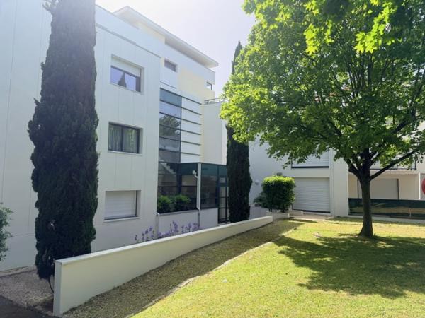 LA GENETTE – AGREABLE APPARTEMENT DE TYPE 2 EN REZ DE JARDIN AVEC GARAGE