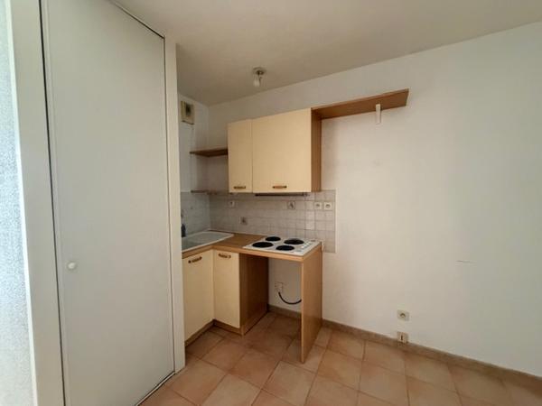 LA GENETTE – AGREABLE APPARTEMENT DE TYPE 2 EN REZ DE JARDIN AVEC GARAGE