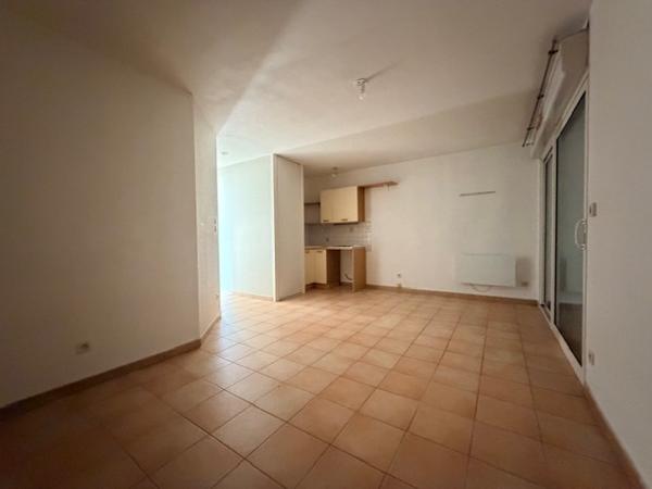 LA GENETTE – AGREABLE APPARTEMENT DE TYPE 2 EN REZ DE JARDIN AVEC GARAGE