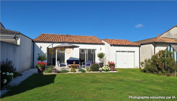 Vente
                Maison90,31 m² - 4 Pièces -
                    LES MATHES (17570)