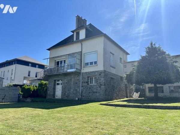 Maison d'habitation avec dépendance à VIRE