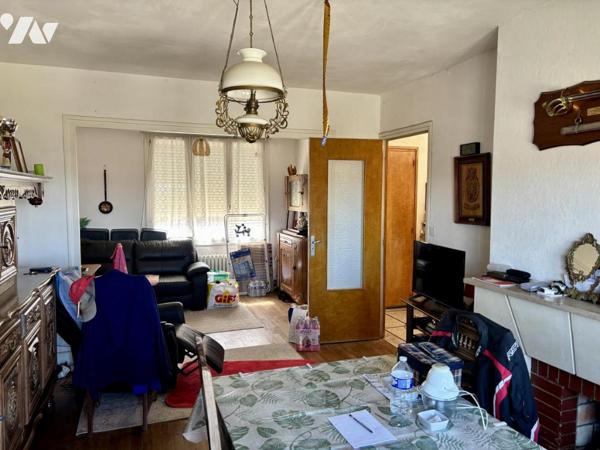 Maison d'habitation avec dépendance à VIRE