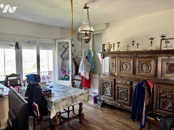 Maison d'habitation avec dépendance à VIRE