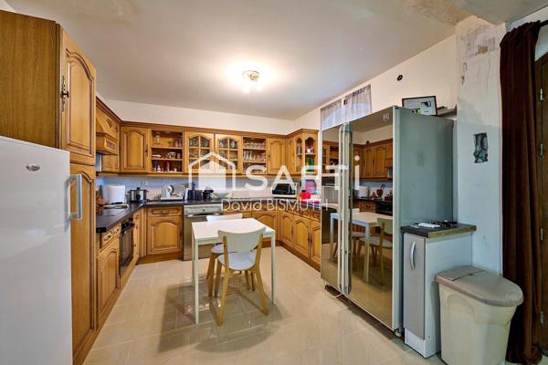 Maison 6 pièces 4 chambres de 123 m2 habitable avec une dépendance de 48 m2 Parcelles 485 m2 Jardin 350 m2