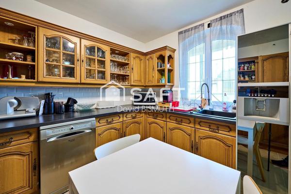 Maison 6 pièces 4 chambres de 123 m2 habitable avec une dépendance de 48 m2 Parcelles 485 m2 Jardin 350 m2