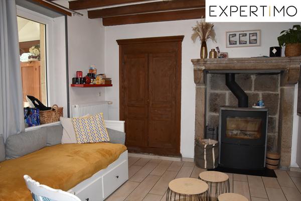 Pionsat (63330) Maison rénovée de 190m² sur 2667 m² de terrain clos et attenant.