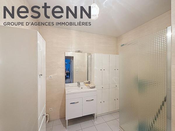 Rez-de-jardin sur cour - Vernay - Commerces - Garage - Résidence récente