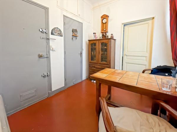 Marseille (13005) T2 Proximité Hôpital Timone / Tramway loué 650€HC