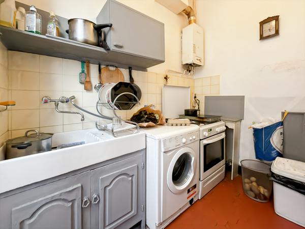 Marseille (13005) T2 Proximité Hôpital Timone / Tramway loué 650€HC