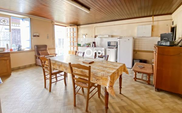 Maison à vendre    5 pièces •  Mazirat