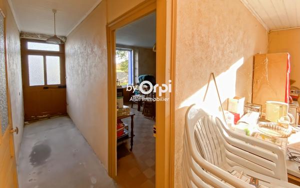 Maison à vendre    5 pièces •  Mazirat