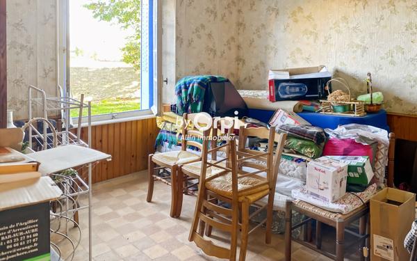 Maison à vendre    5 pièces •  Mazirat