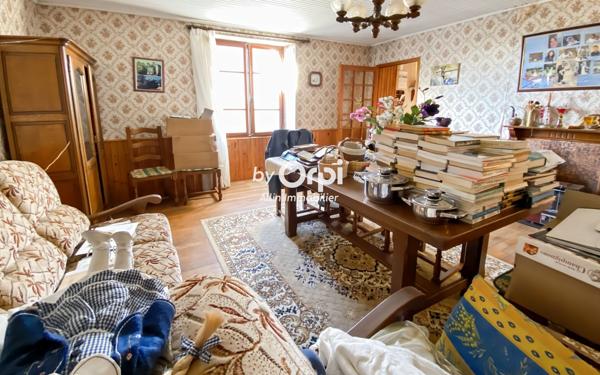 Maison à vendre    5 pièces •  Mazirat