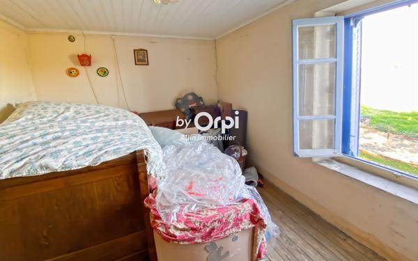 Maison à vendre    5 pièces •  Mazirat