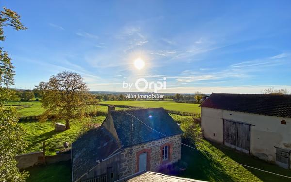 Maison à vendre    5 pièces •  Mazirat