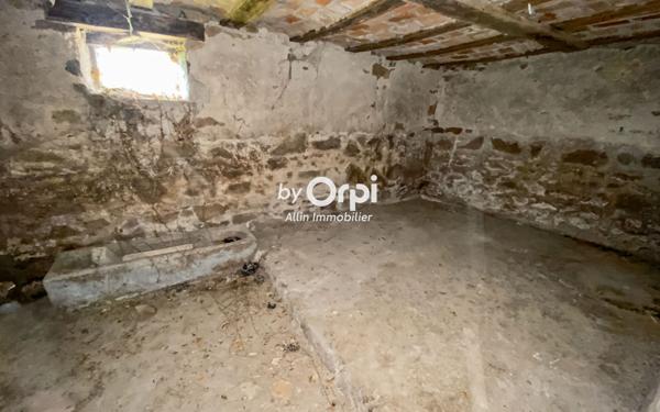 Maison à vendre    5 pièces •  Mazirat