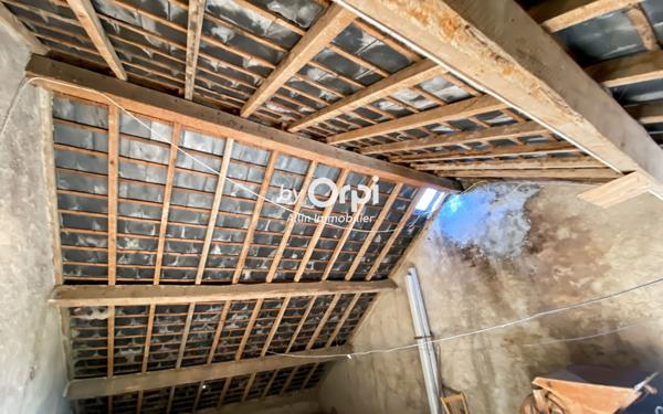 Maison à vendre    5 pièces •  Mazirat