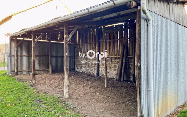 Maison à vendre    5 pièces •  Mazirat