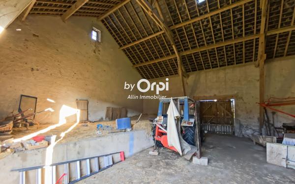 Maison à vendre    5 pièces •  Mazirat