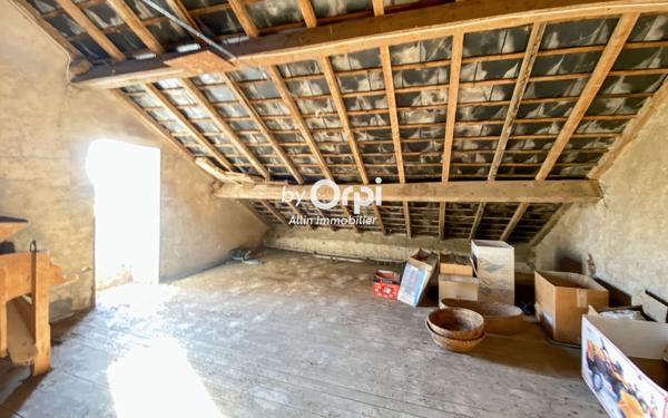 Maison à vendre    5 pièces •  Mazirat