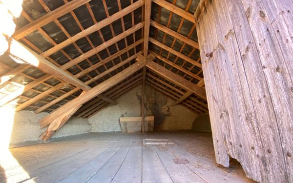 Maison à vendre    5 pièces •  Mazirat