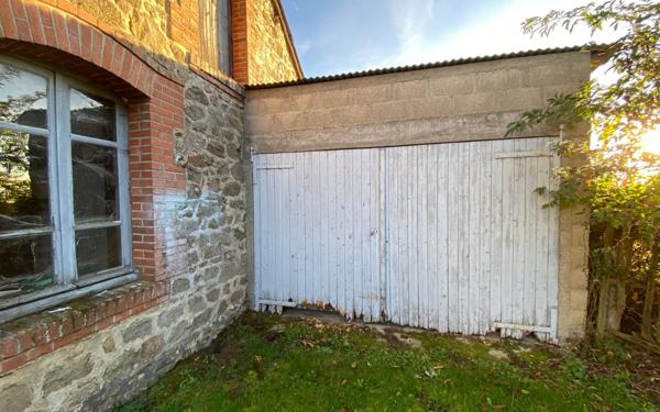 Maison à vendre    5 pièces •  Mazirat